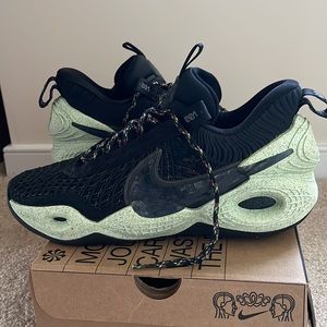 Nike Cosmic Unity Green Glow- Never worn!